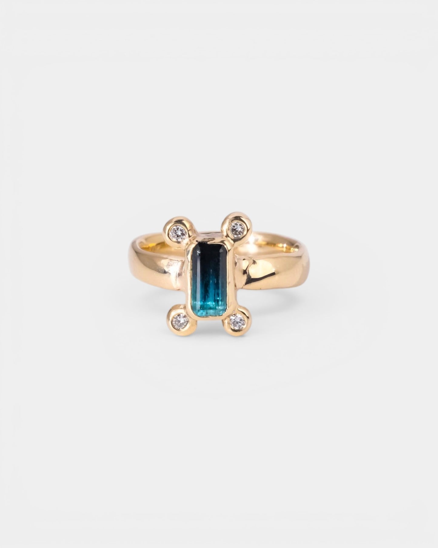 Tail Spin Ring