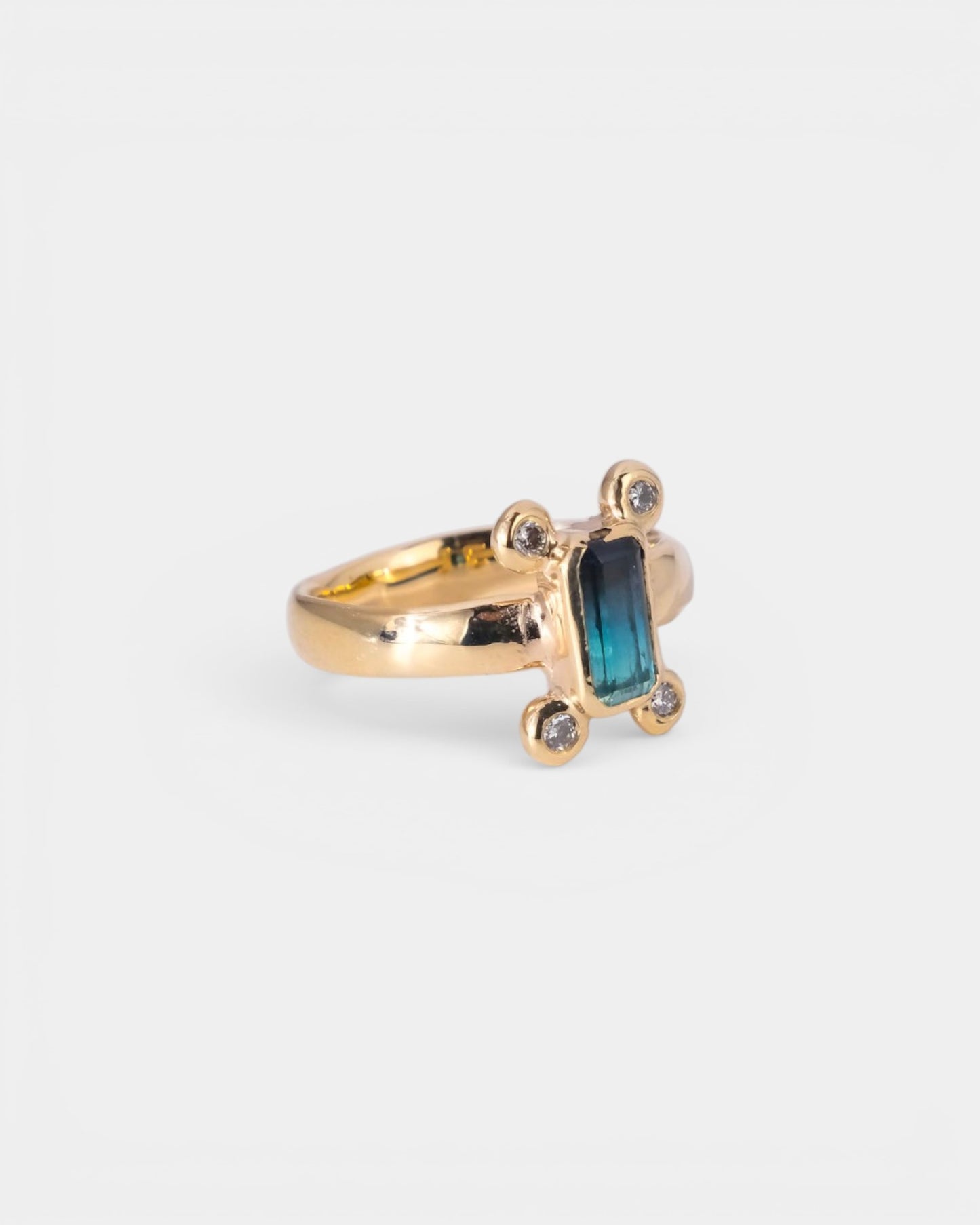 Tail Spin Ring
