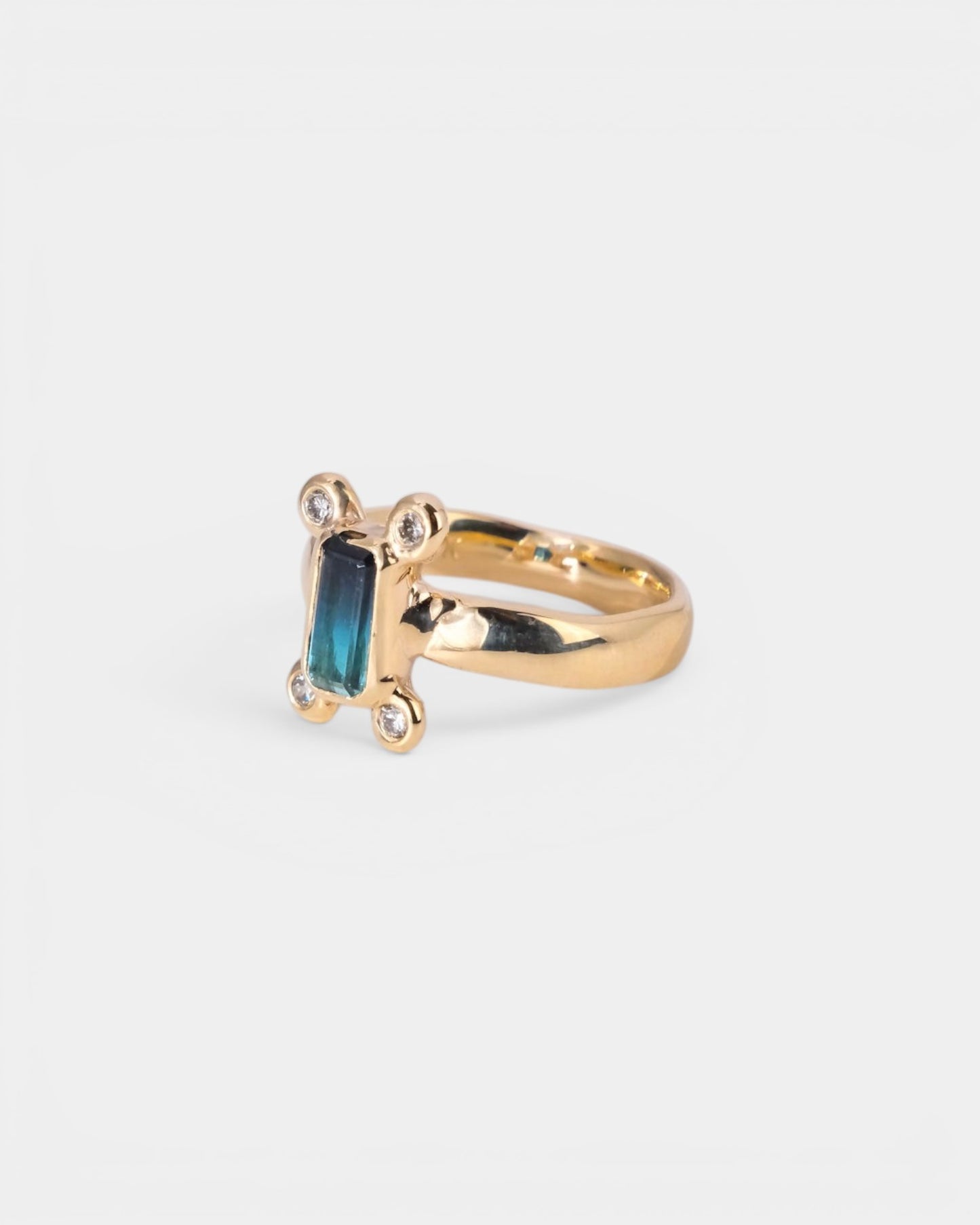 Tail Spin Ring