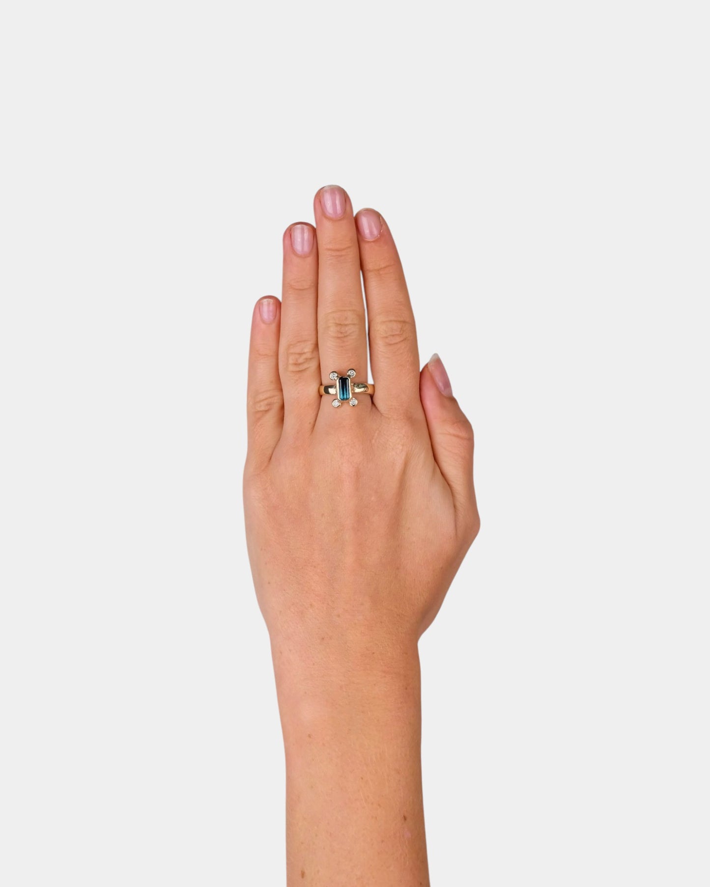 Tail Spin Ring